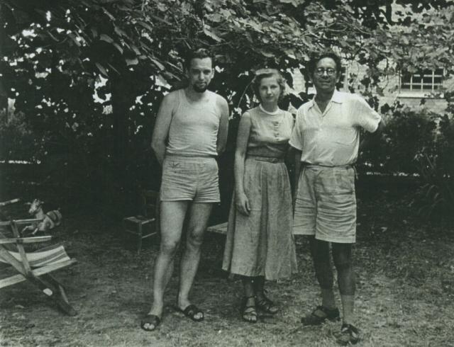 W ogrodzie domu rodziny Giovanny Pasquali w Bolonii. Od lewej: T. Znicz-Muszyński, L. Kościałkowska, M. Kościałkowski
